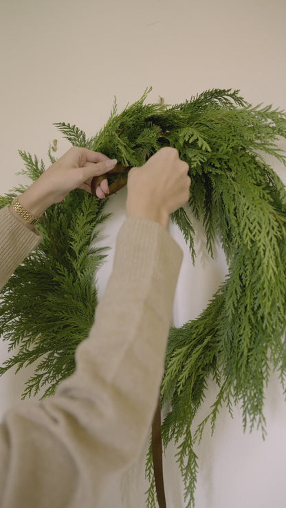 (Pre-Order) 16" Fresh Cedar Wreath